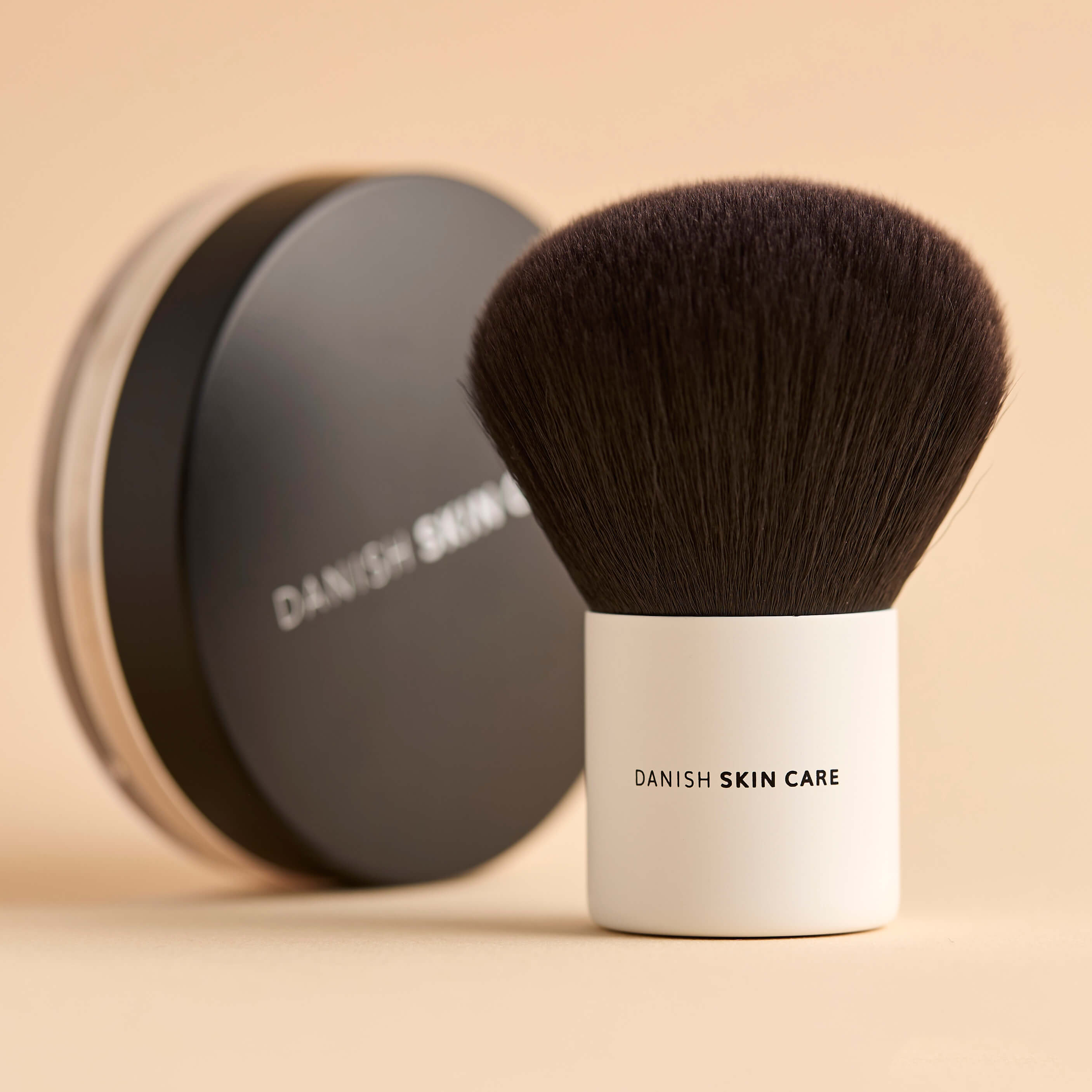 Loose Mineral Powder Foundation + børste