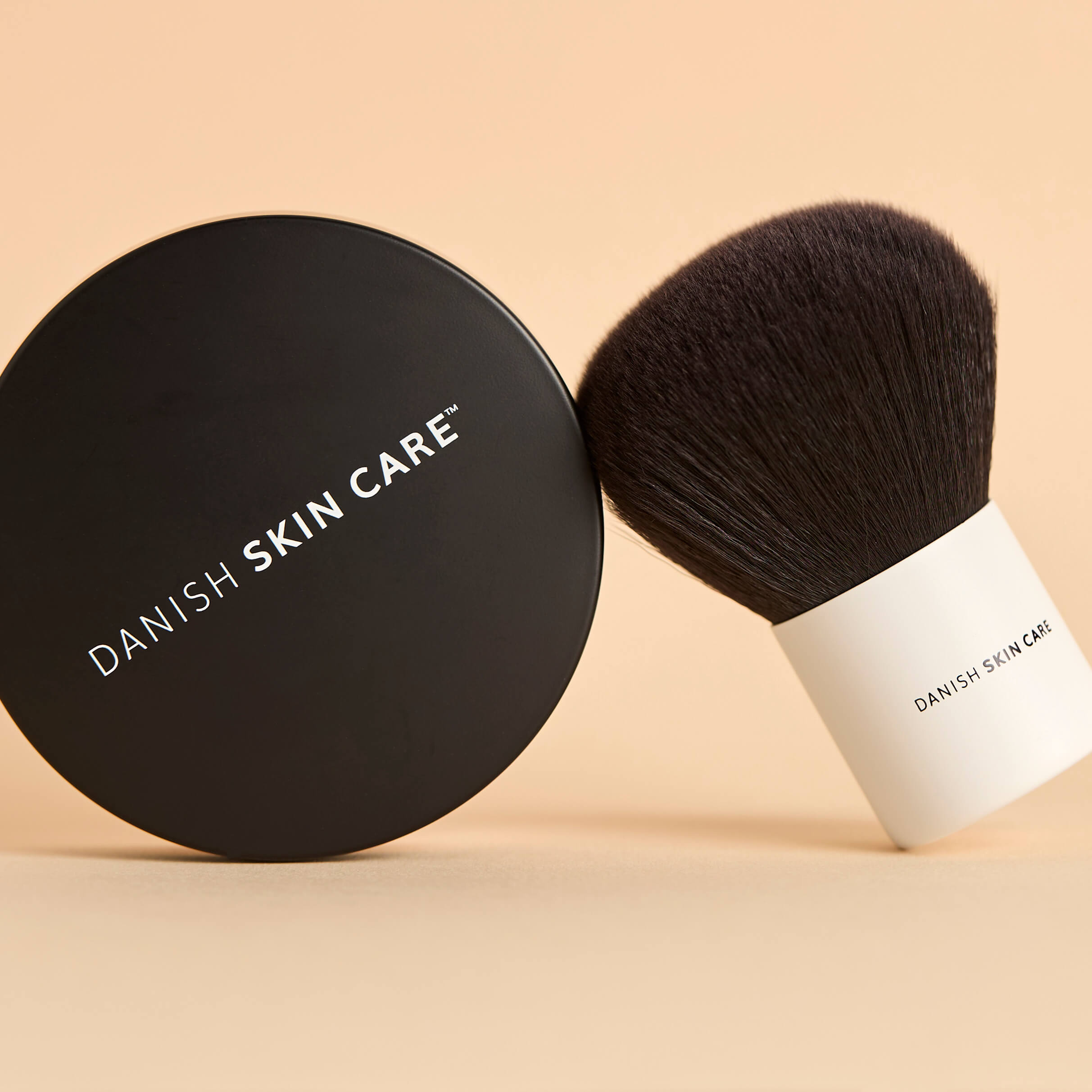 Loose Mineral Powder Foundation + børste