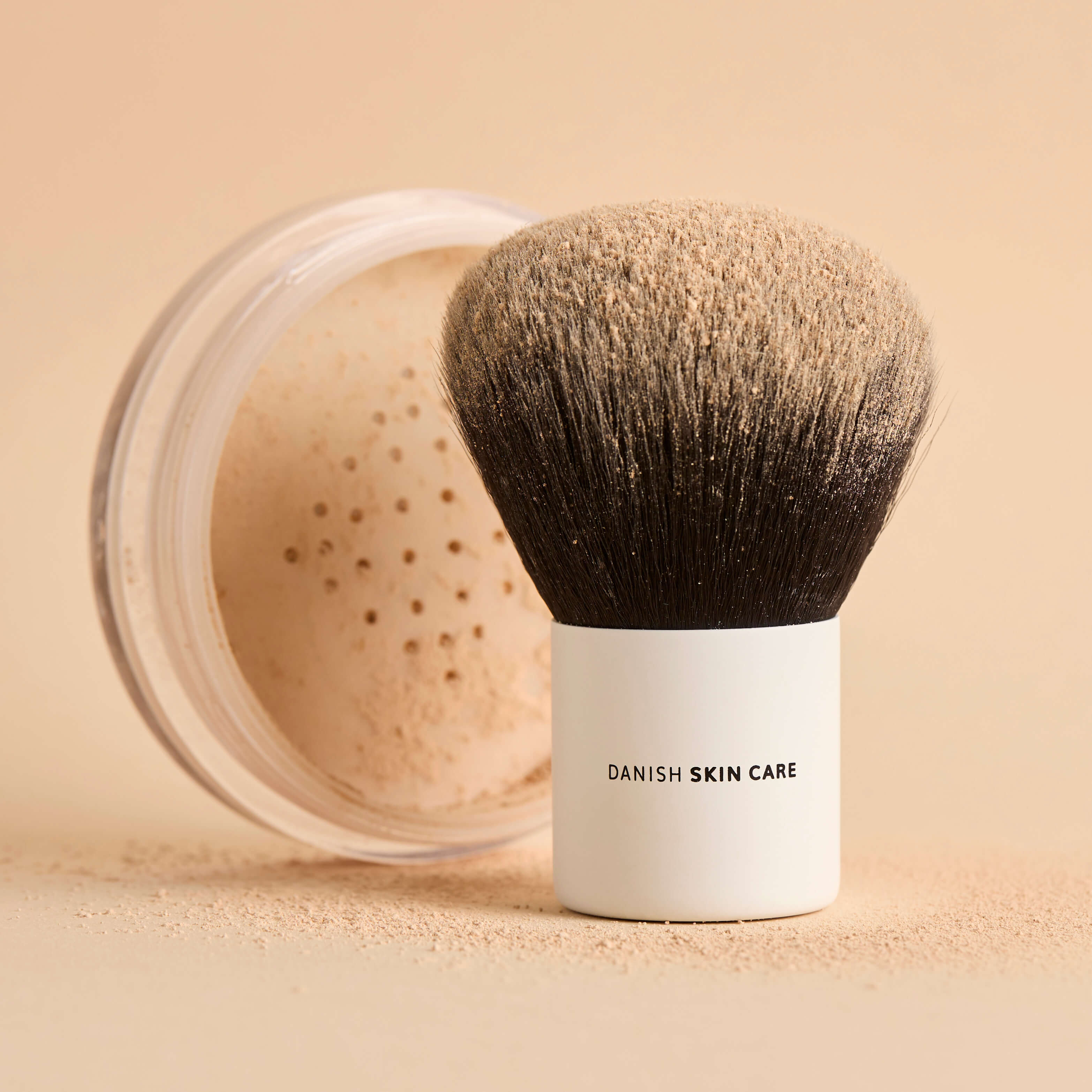 Loose Mineral Powder Foundation + børste